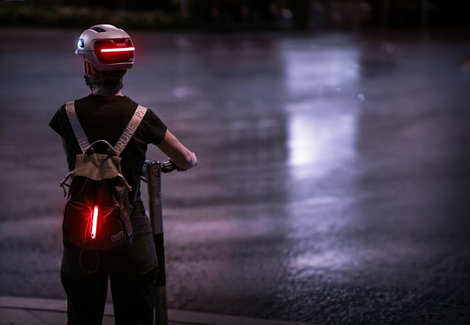UNIT1 Aura system helmet light dark