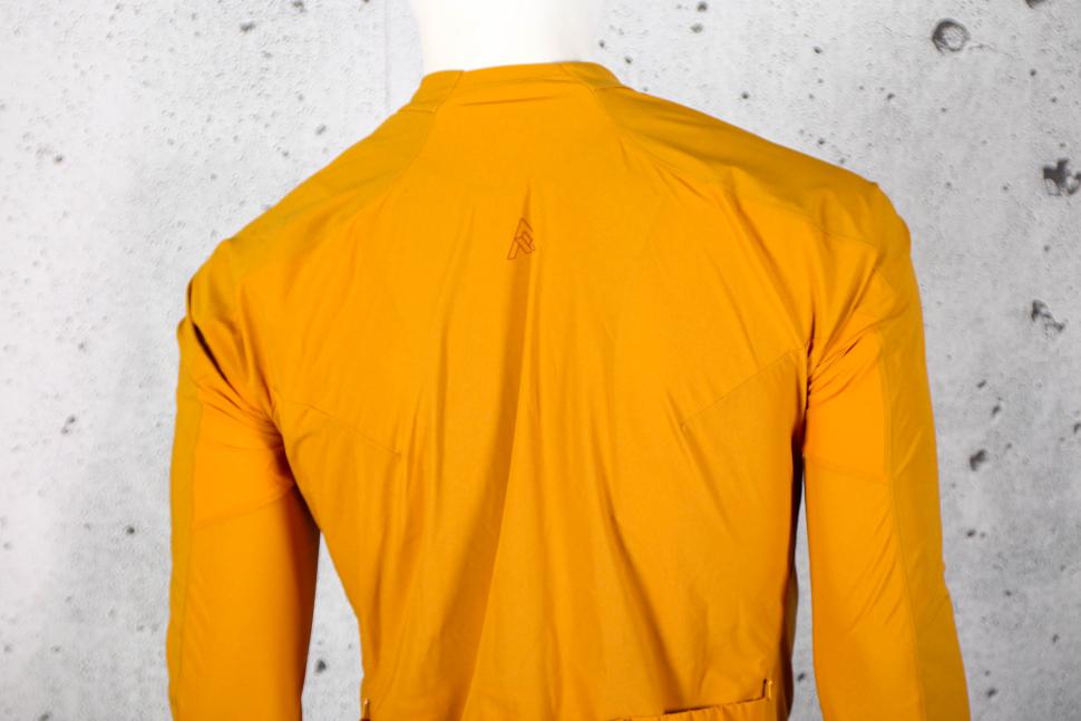 2023 7 Mesh S2S Jersey LS Mens Butterscotch - shoulder.jpg