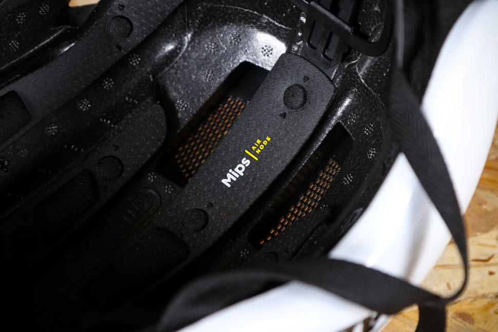 2023 Abus GameChanger 2.0 Mips - inside 1.jpg