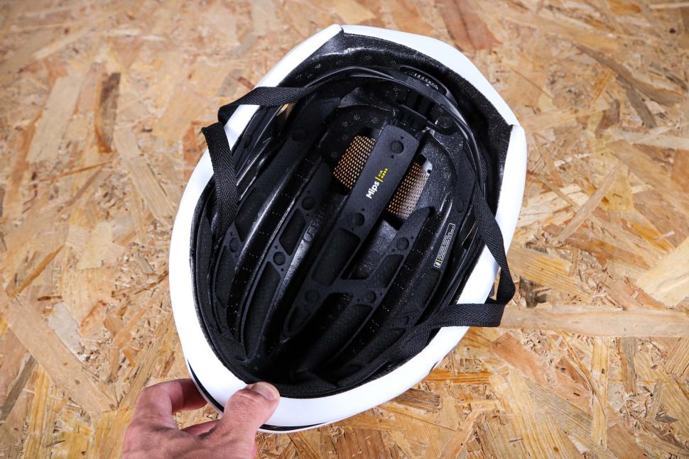 2023 Abus GameChanger 2.0 Mips - inside 2.jpg