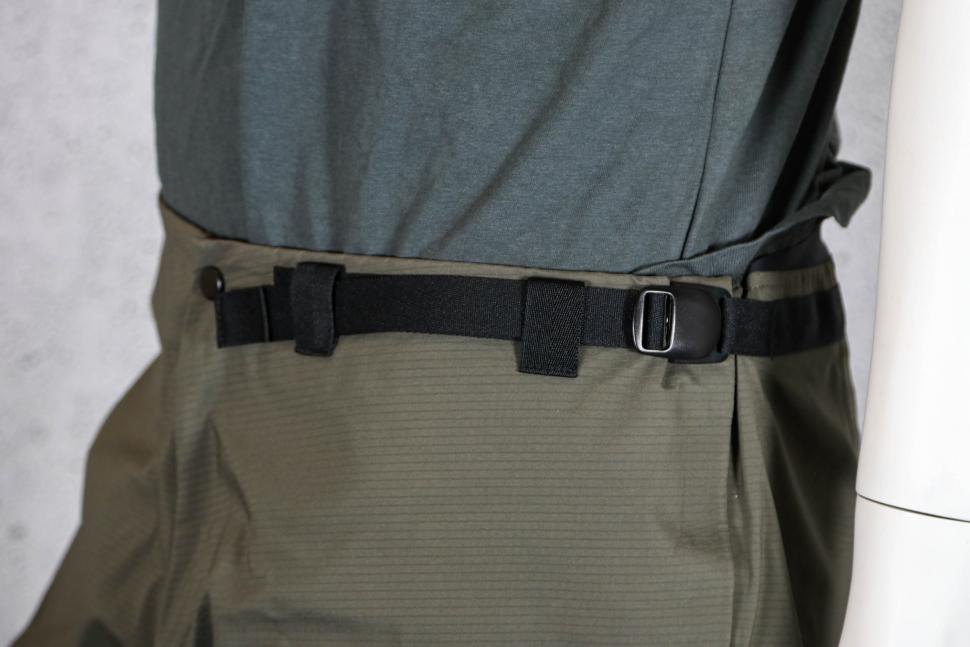 2023 Albion Zoa Rain Trousers - belt.jpg