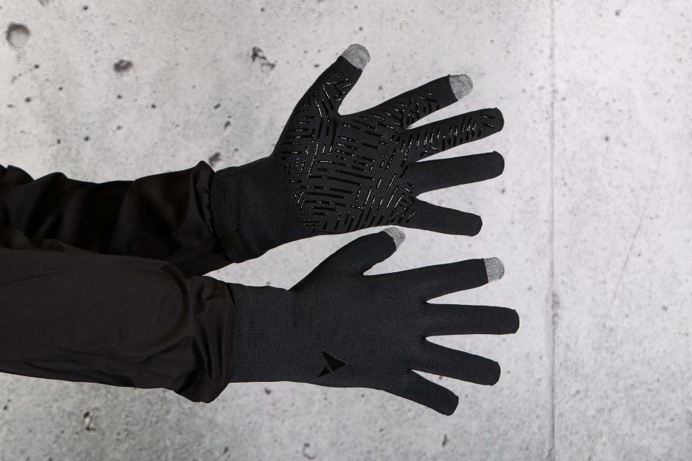 2023 Altura All Roads Waterproof Gloves.jpg