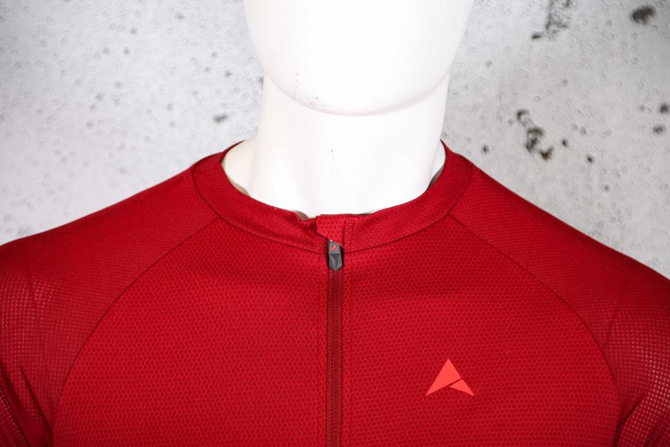 2023 Altura Endurance Mens Short Sleeve Cycling Jersey - collar.jpg