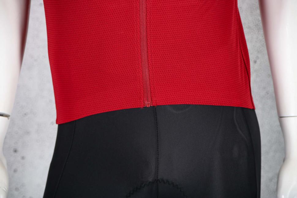 2023 Altura Endurance Mens Short Sleeve Cycling Jersey - hem.jpg