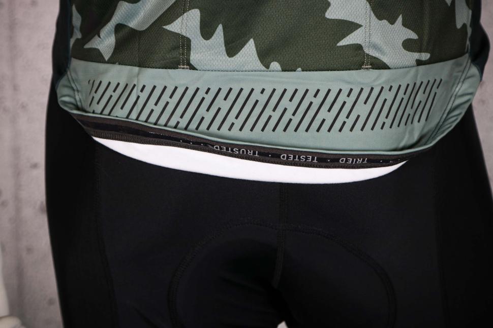 2023 Altura Icon Plus LS Jersey - gripper.jpg