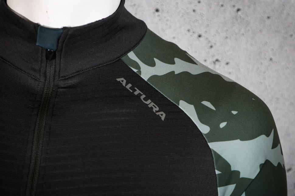 2023 Altura Icon Plus LS Jersey - shoulder logo.jpg