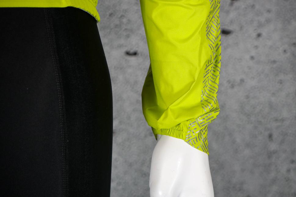2023 Altura Icon Pocket Rocket Waterproof Packable jacket - cuff.jpg