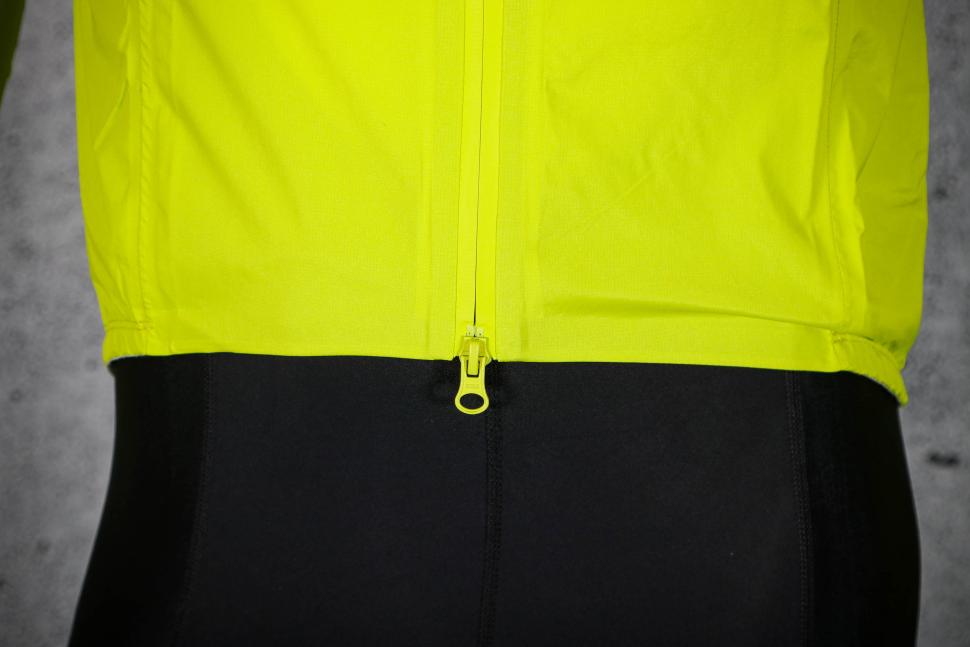 2023 Altura Icon Pocket Rocket Waterproof Packable jacket - hem.jpg