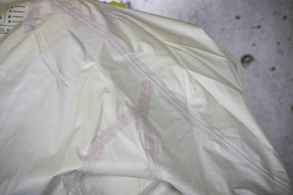 2023 Altura Icon Pocket Rocket Waterproof Packable jacket - taped seams.jpg