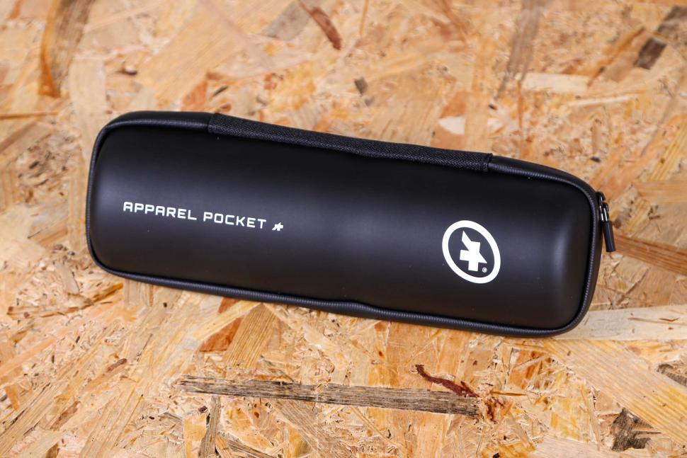 2023 Assos Apparel Pocket.jpg