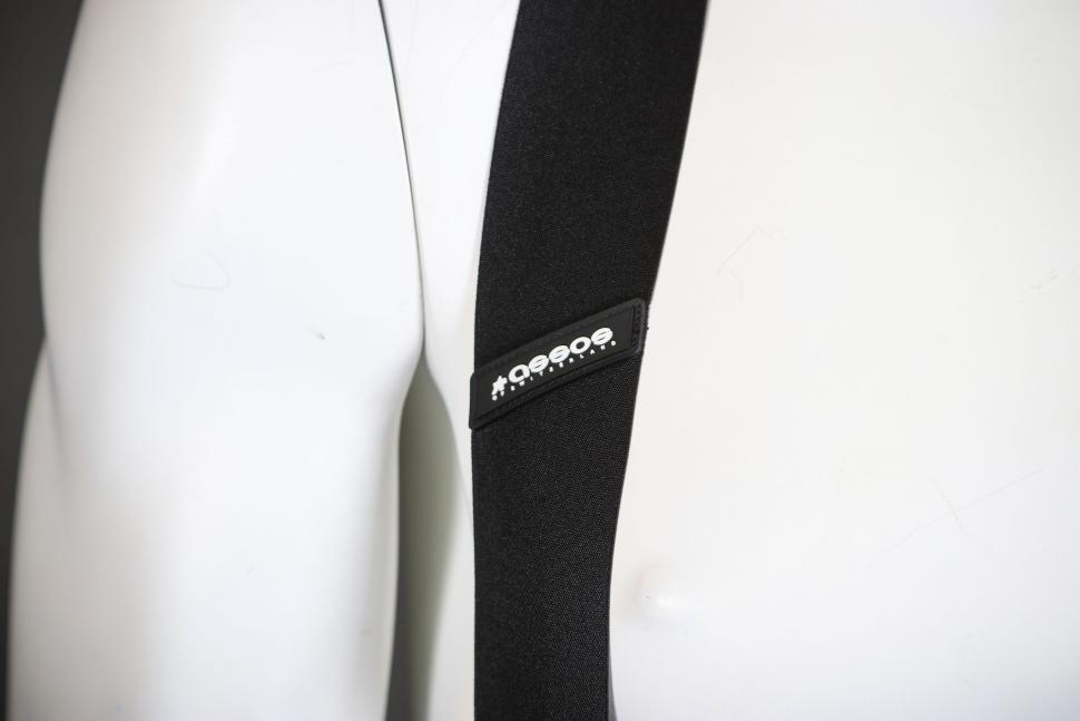 2023 Assos Equipe R Bib Shorts S9 - strap logo 1.jpg