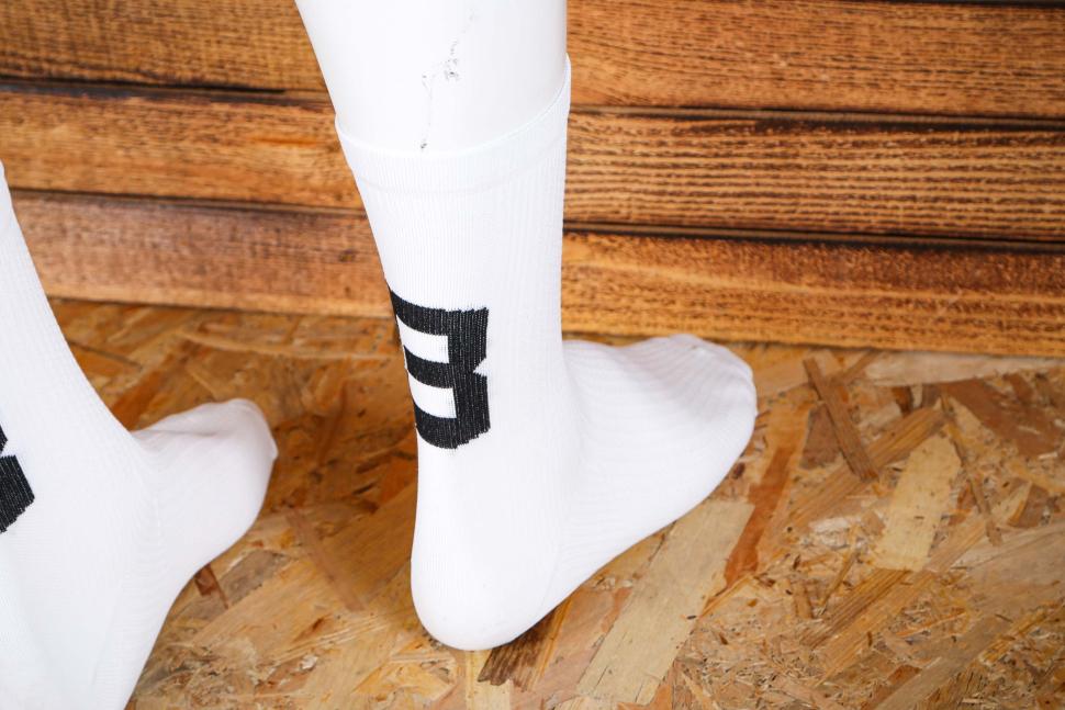 2023 Assos Poker Socks 3 - 4.jpg