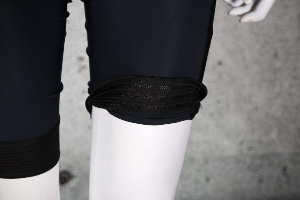 2023 Assos Uma GTC Bib Shorts - cuff gripper.jpg