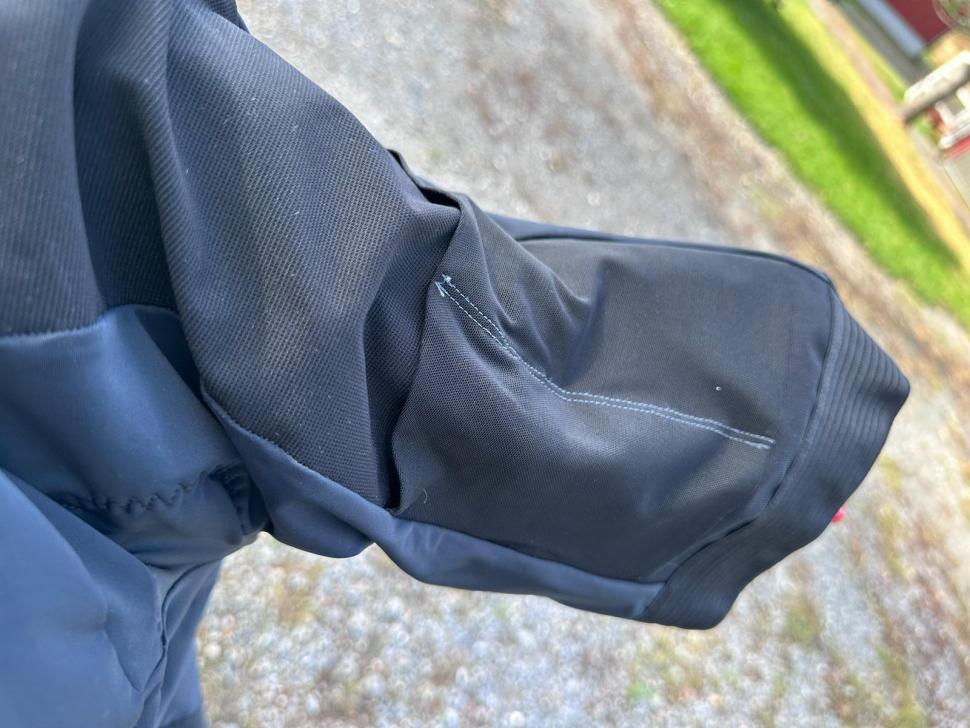 2023 Assos Uma GTC bib shorts pocket.jpeg