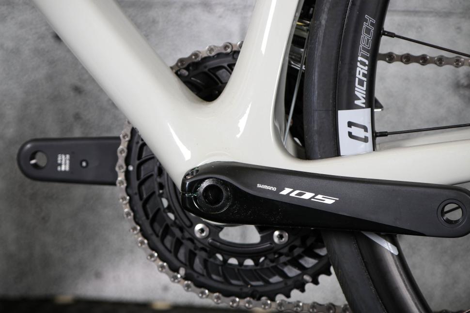 2023 Basso Venta Disc 105 - bottom bracket.jpg