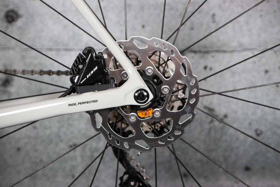 2023 Basso Venta Disc 105 - rear disc brake.jpg