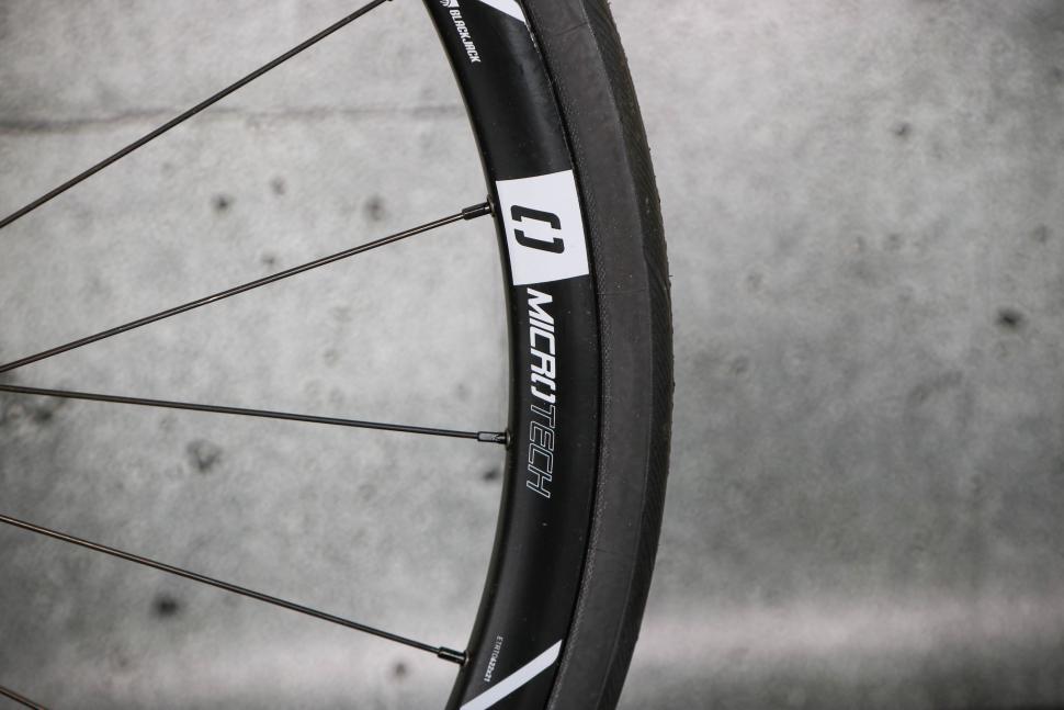 2023 Basso Venta Disc 105 - rim detail 2.jpg