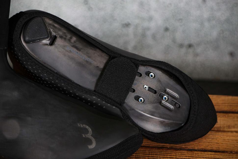 2023 BBB UltraWear Zipperless Shoe Covers - sole.jpg