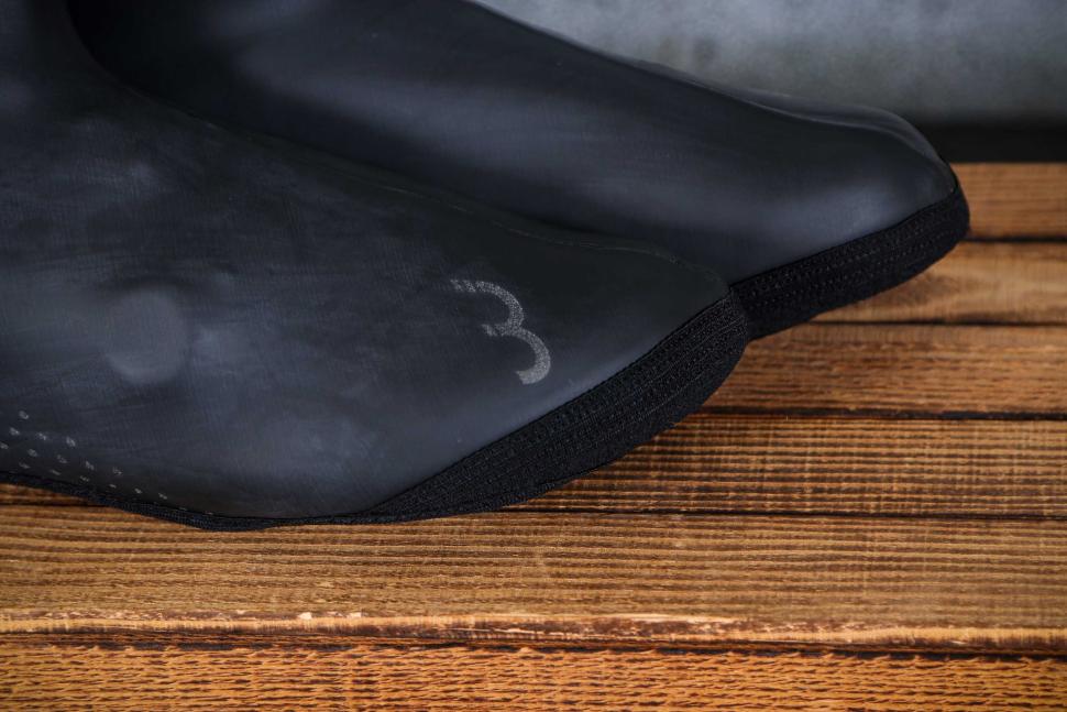 2023 BBB UltraWear Zipperless Shoe Covers - toe detail.jpg