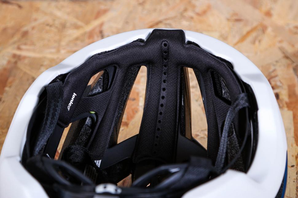2023 Bell Falcon XR LED MIPS Road Helmet - padding.jpg