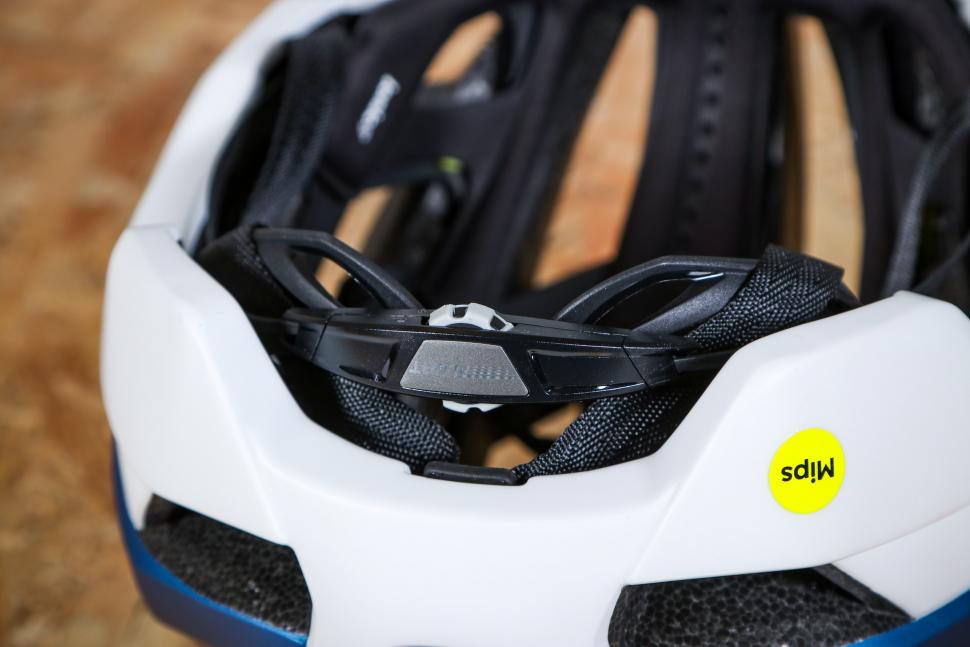 2023 Bell Falcon XR LED MIPS Road Helmet - tension system.jpg