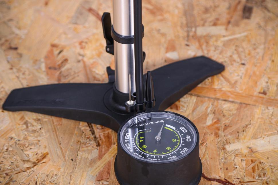 2023 Birzman The Pump with Flick-It - valve accessories.jpg