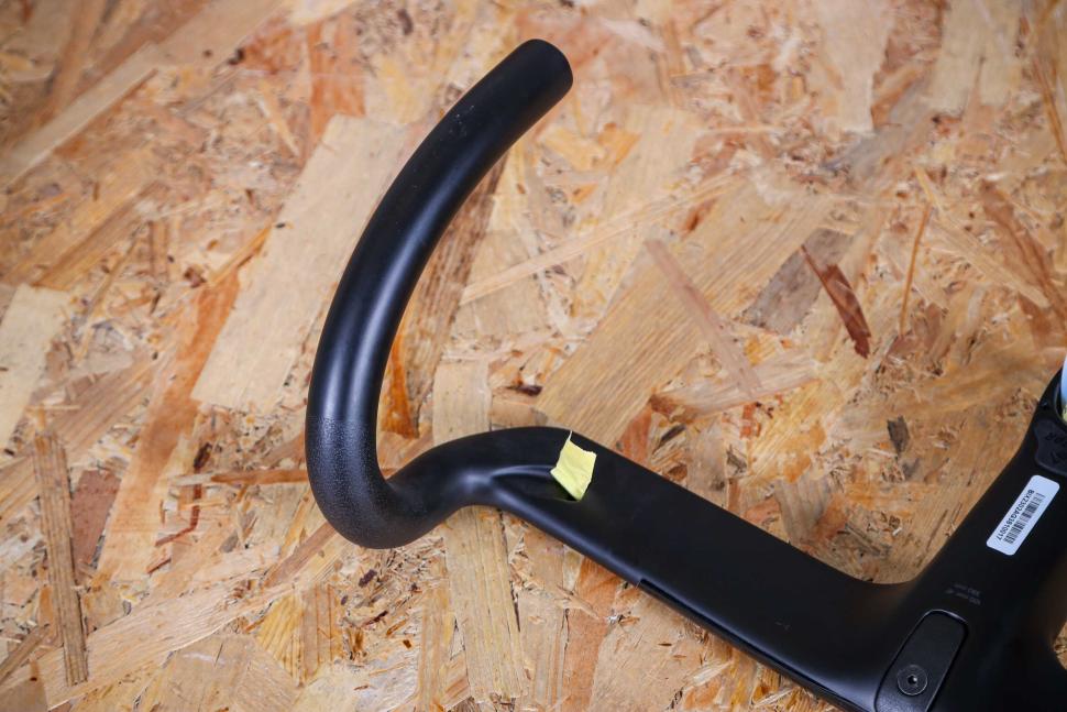 2023 Black INC Integrated Aero Barstem - drop bar underside.jpg