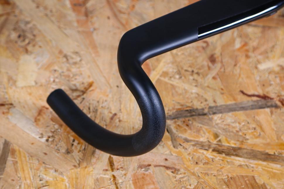 2023 Black INC Integrated Aero Barstem - drop bar.jpg