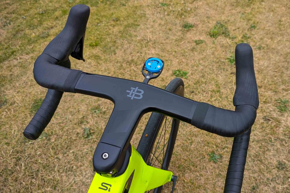 2023 Black INC Integrated Aero Barstem - top 2.jpg