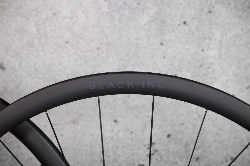 2023 Black Inc Thirty wheelset - rim.jpg