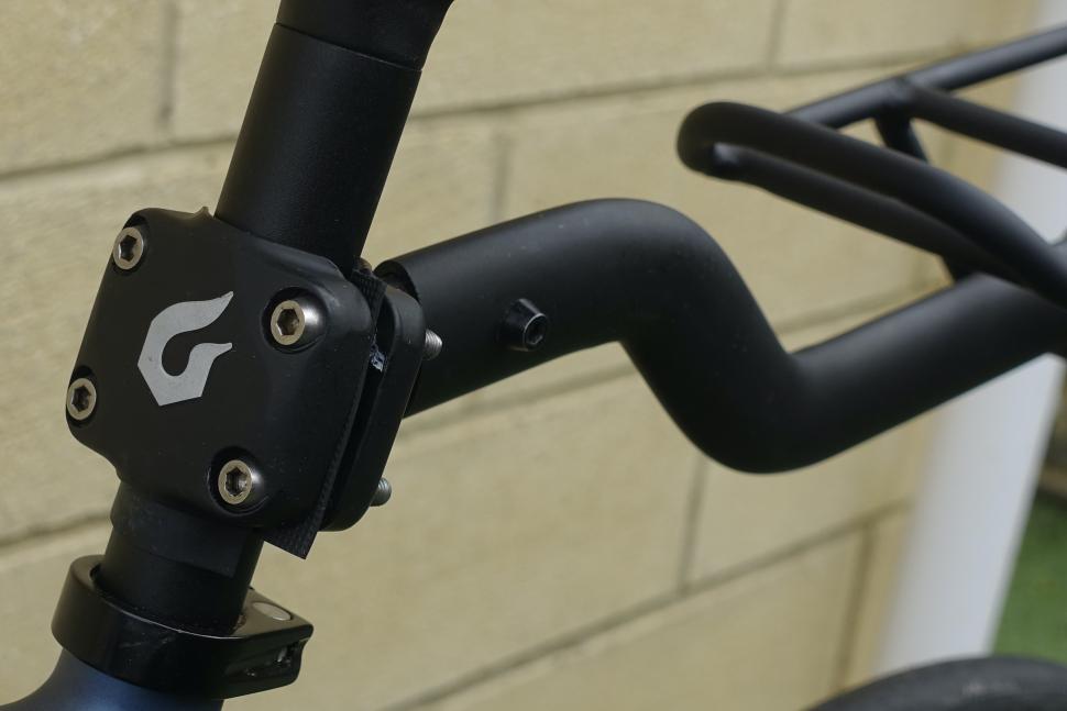 2023 Blackburn Central Seatpost Rear Rack clamp 1.JPG