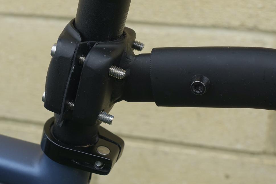 2023 Blackburn Central Seatpost Rear Rack clamp 2.JPG