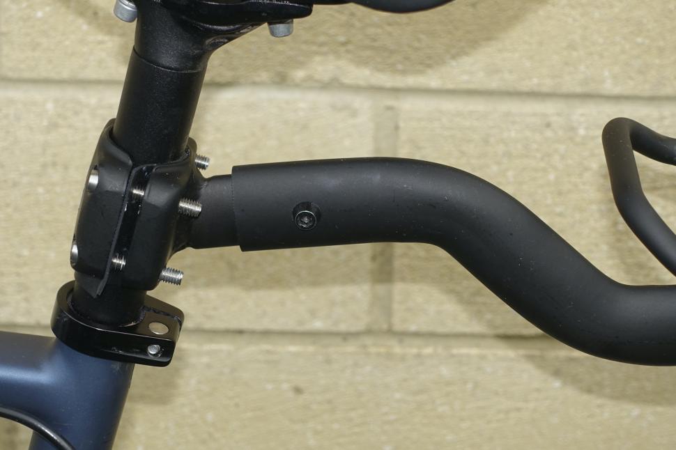 2023 Blackburn Central Seatpost Rear Rack clamp flash.JPG