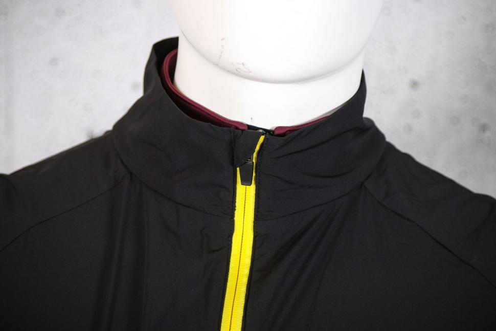 2023 BodyLite Gear NightVision Gilet - collar.jpg