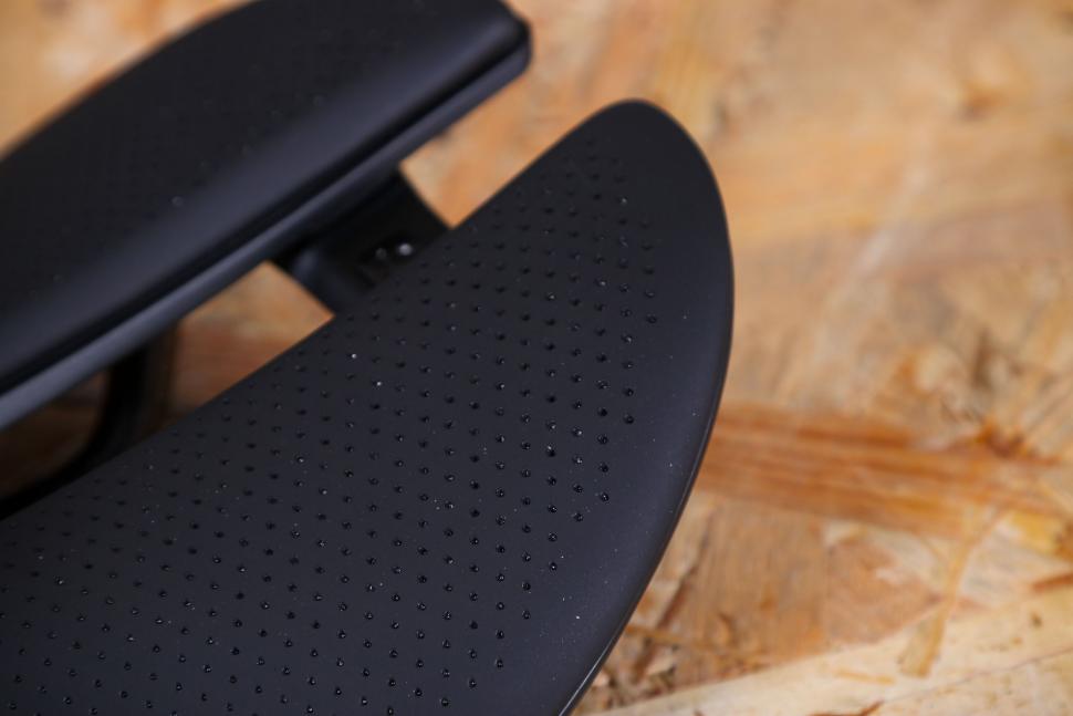 2023 Bontrager Aeolus Pro Bike Saddle - surface detail.jpg