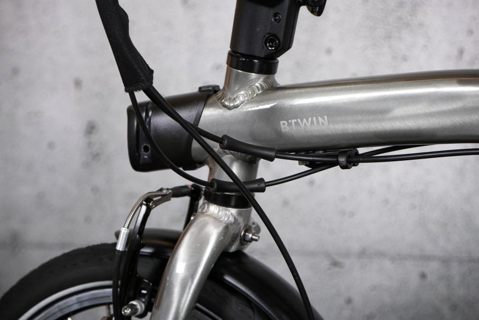 2023 BTwin Ultra compact 1 second light folding bike - cables.jpg