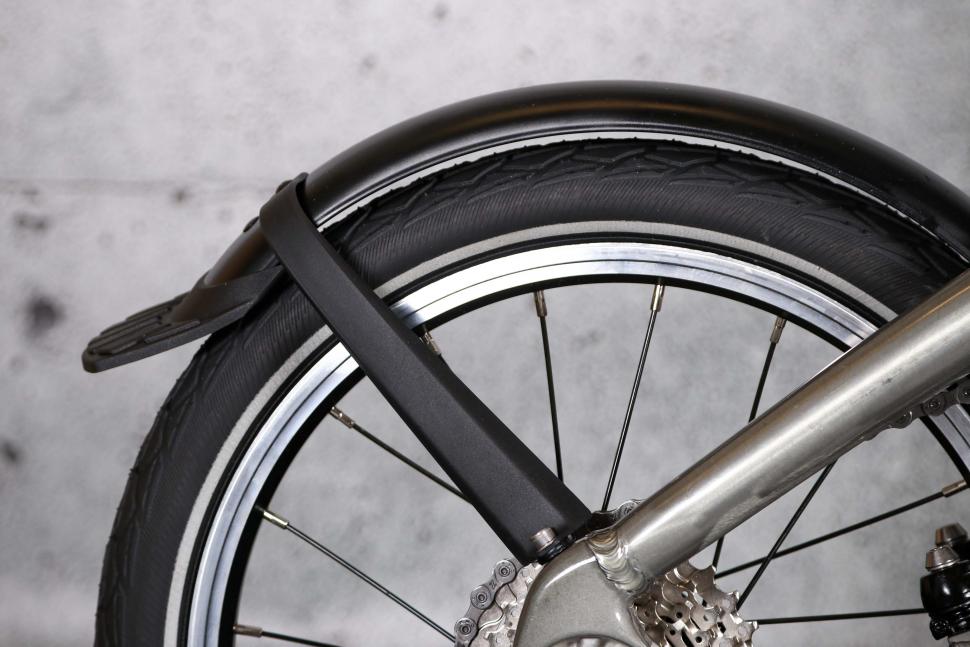2023 BTwin Ultra compact 1 second light folding bike - rear mudguard.jpg