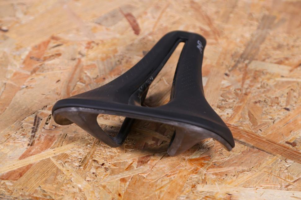 2023 Cadex Amp saddle - from rear.jpg