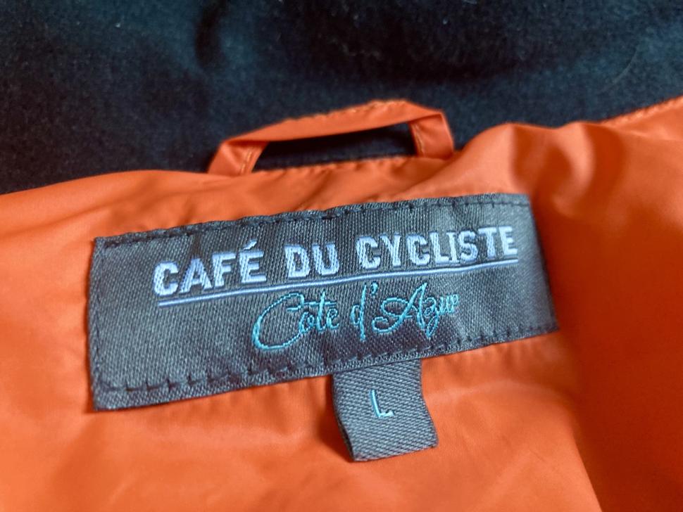 2023 Cafe Du Cycliste Maya Unisex Insulated Packable Cycling Gilet in use 4.jpg