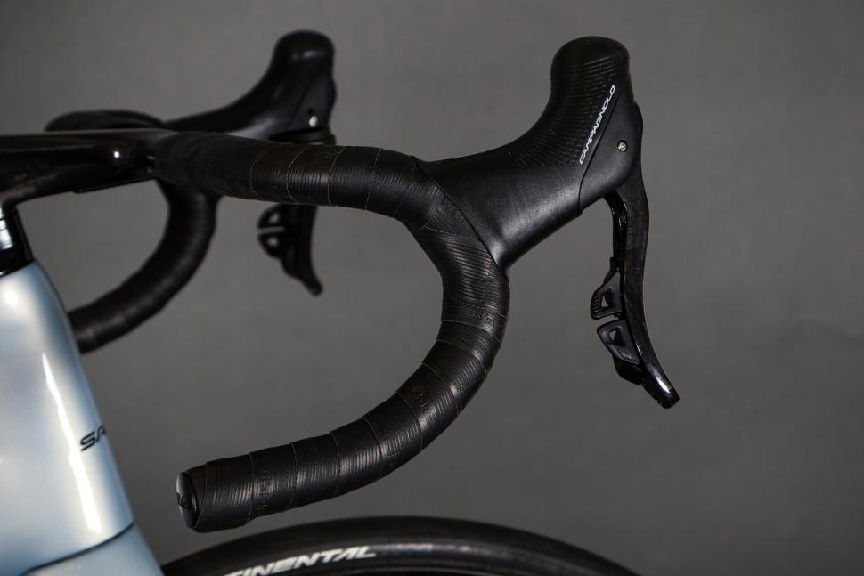 2023 Campagnolo Super Record Wireless - on bike - lever.jpg
