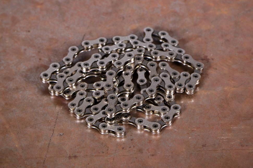 2023 Campagnolo Super Record Wireless - chain.jpg