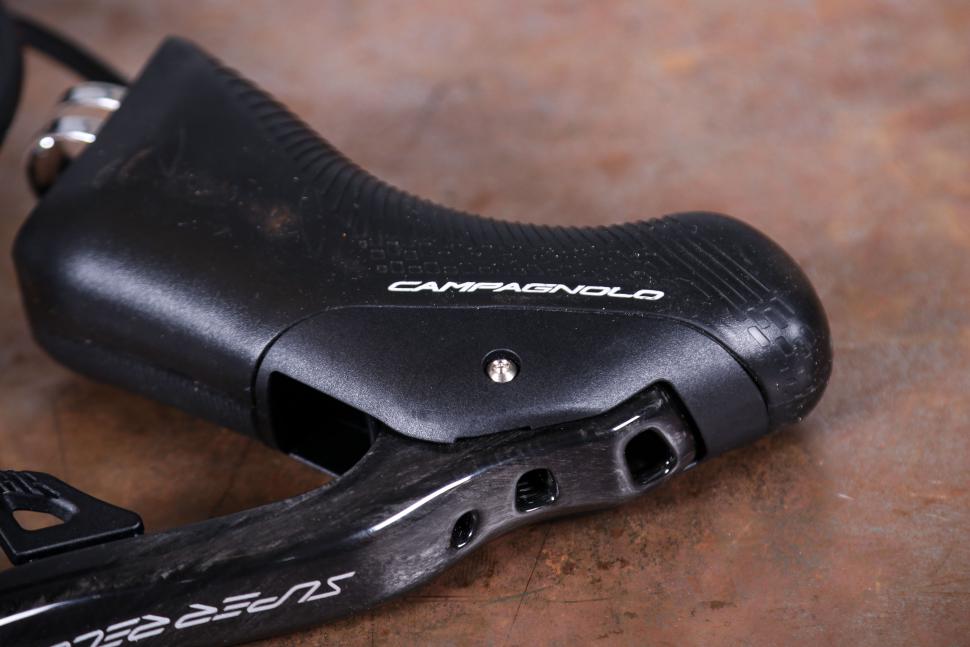 2023 Campagnolo Super Record Wireless - lever detail.jpg