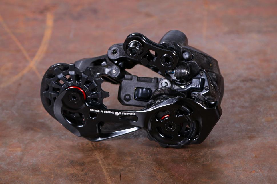 2023 Campagnolo Super Record Wireless - rear mech 2.jpg