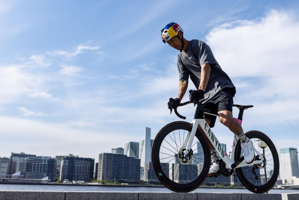 2023 Canyon Aeroad CFR Tokyo Edition - 10.jpeg