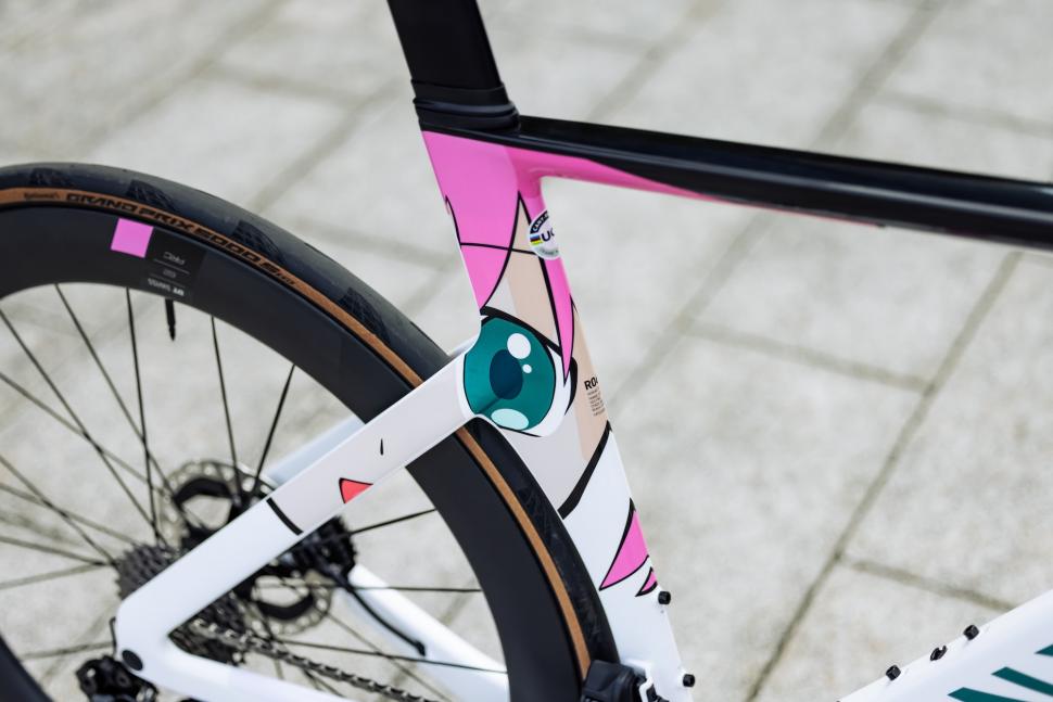 2023 Canyon Aeroad CFR Tokyo Edition - 4.jpeg