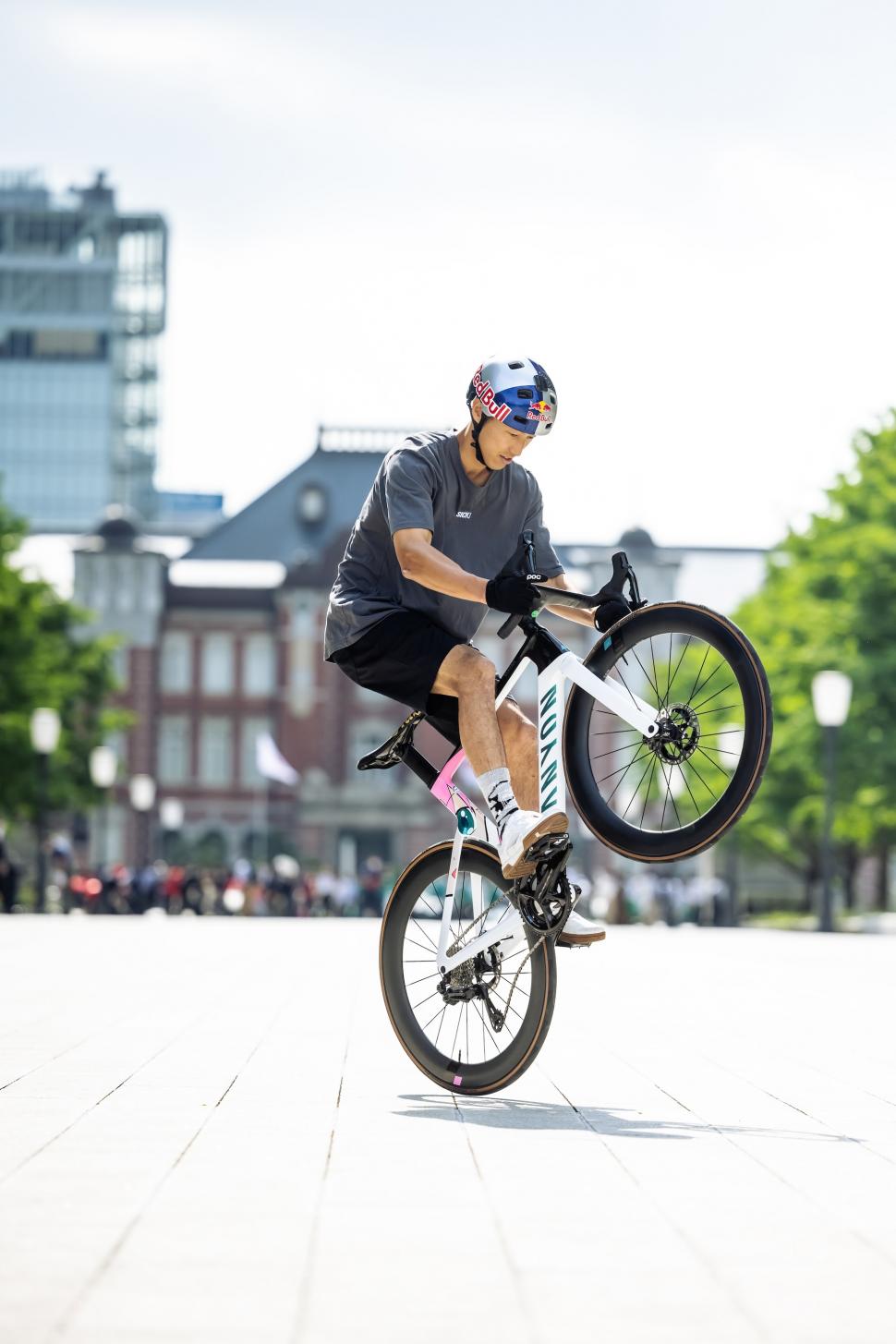 2023 Canyon Aeroad CFR Tokyo Edition - 8.jpeg