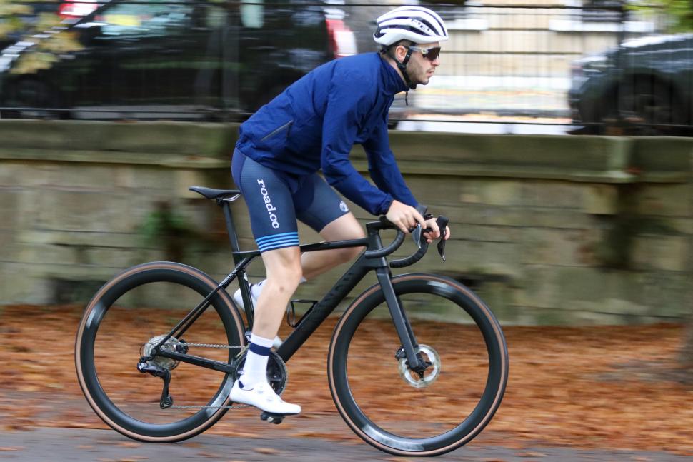 2023 Canyon Ultimate riding-3