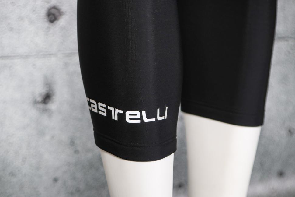 2023 Castelli Entrata Thermal Bibknicker - cuff logo.jpg