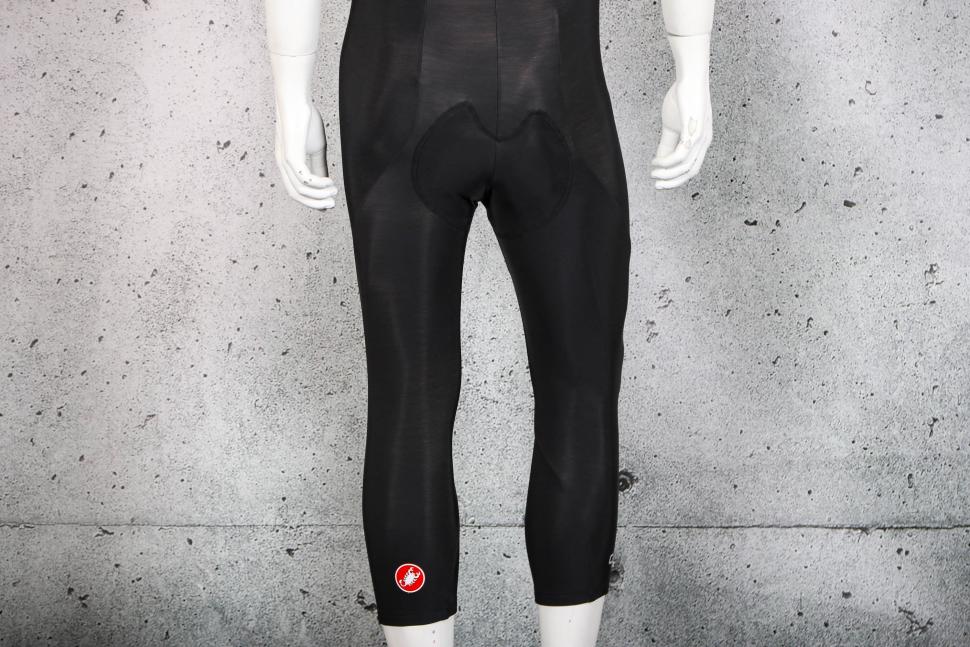 2023 Castelli Entrata Thermal Bibknicker - legs back.jpg