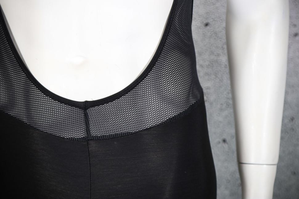2023 Castelli Entrata Thermal Bibknicker - straps mesh.jpg